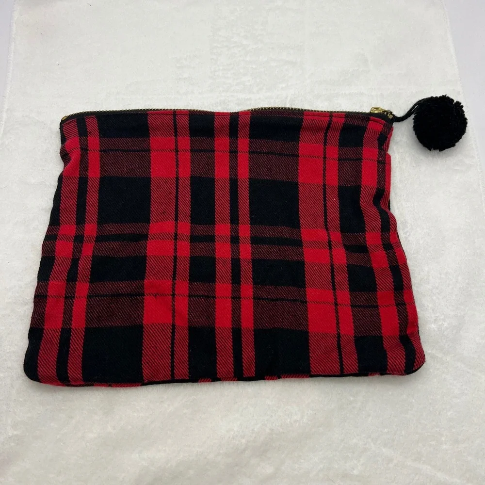 Plaid Pouch Women OS Red‎ Black Flannel Pom-Pom Zipper Clutch Travel Makeup